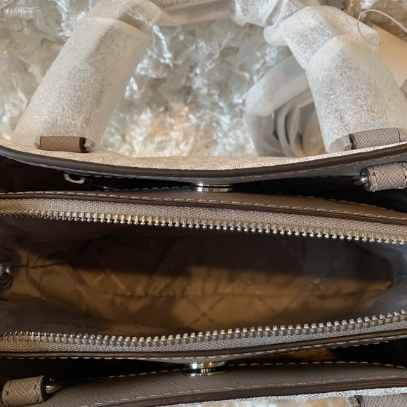 MICHAEL KORS SAVANNAH SMALL SATCHEL - Picture 4 of 7